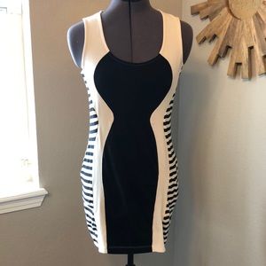 Body con graphic black and white mini